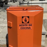 CONTENEDORES DE ACEITE DE COCINA