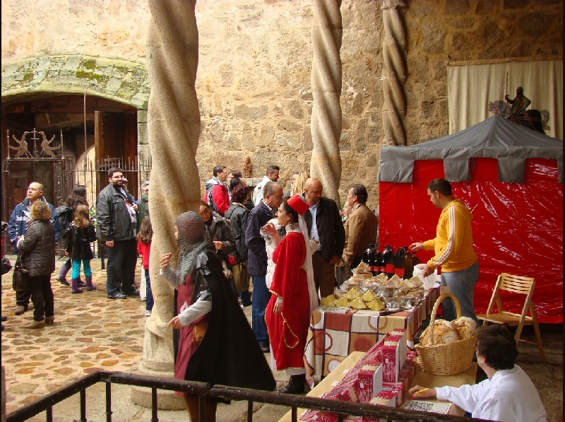 1er MERCADILLO EN EL CASTILLO DE ORGAZ