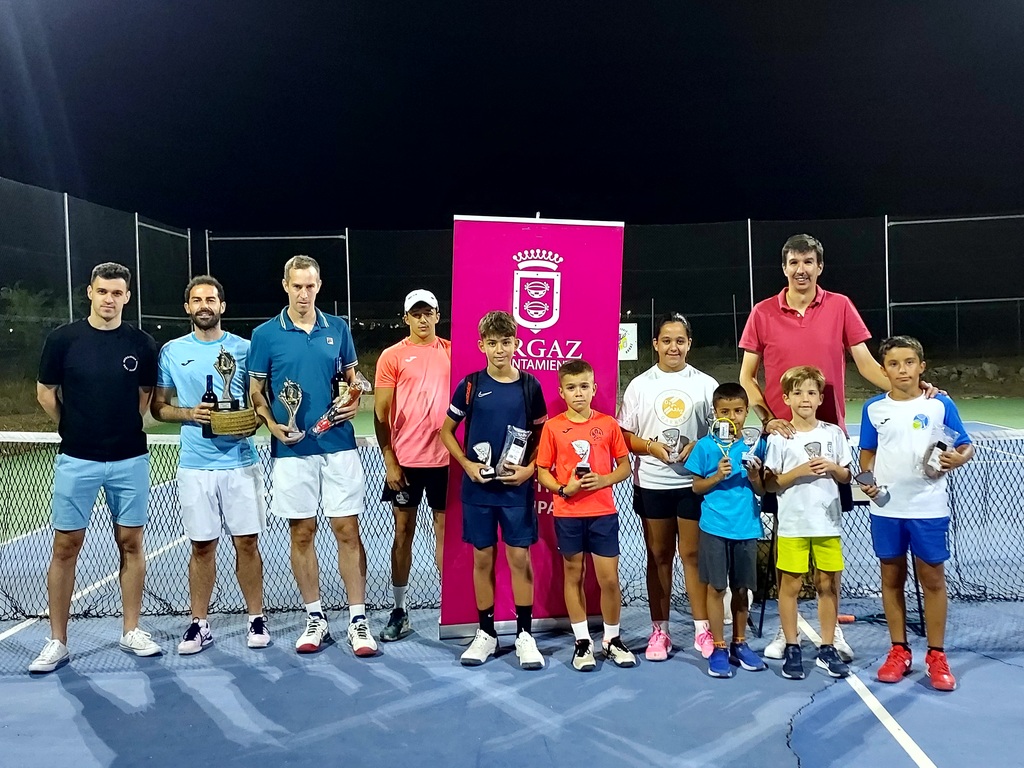 ENTREGA TROFEOS TORNEO DE TENIS FERIA 2023