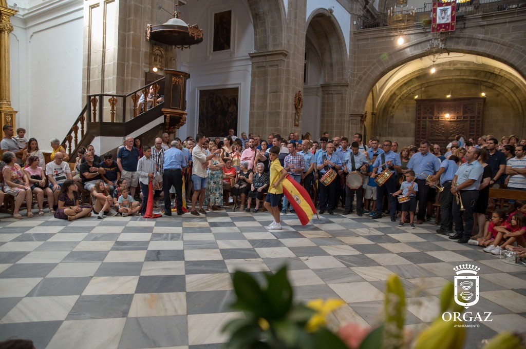 PRESENTACIÓN DE ALABARDAS AL CRISTO