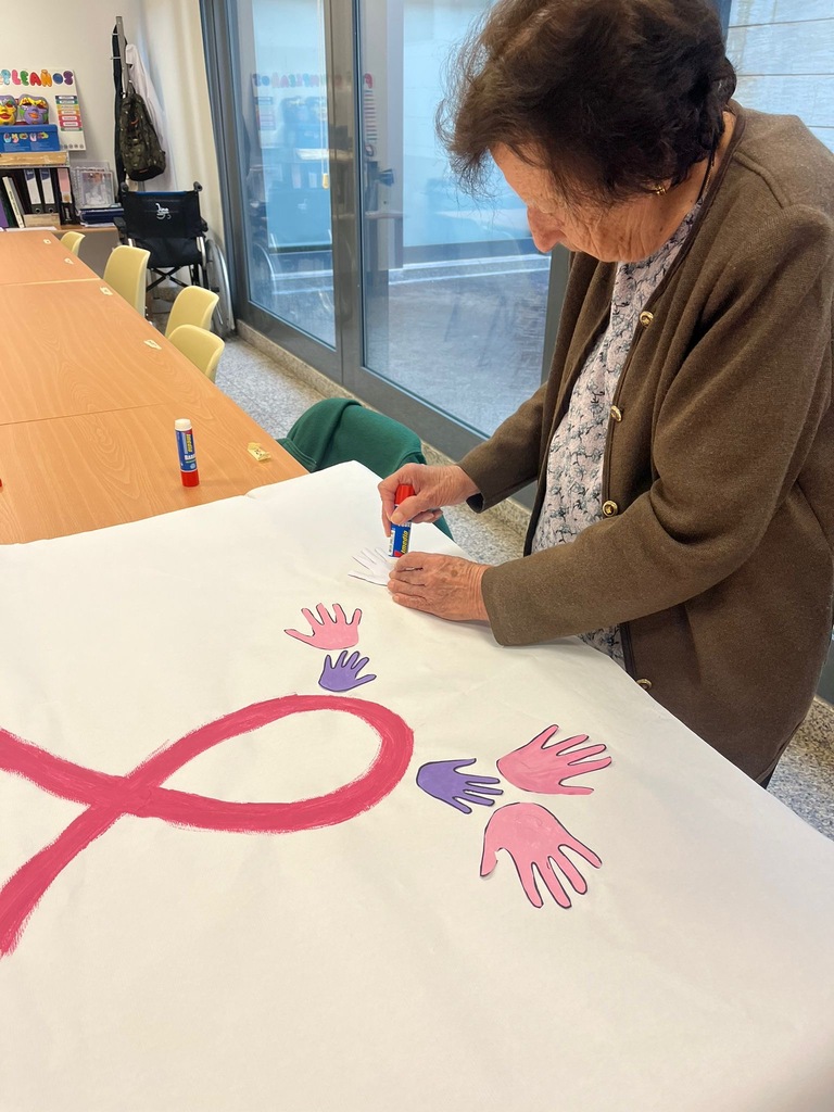 DIA MUNDIAL DEL CÁNCER DE MAMA EN EL CENTRO DE DÍA 