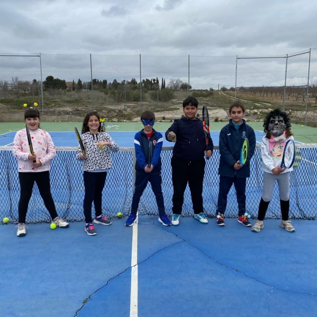 CARNAVAL EN LA ESCUELA MUNICIPAL DE TENIS