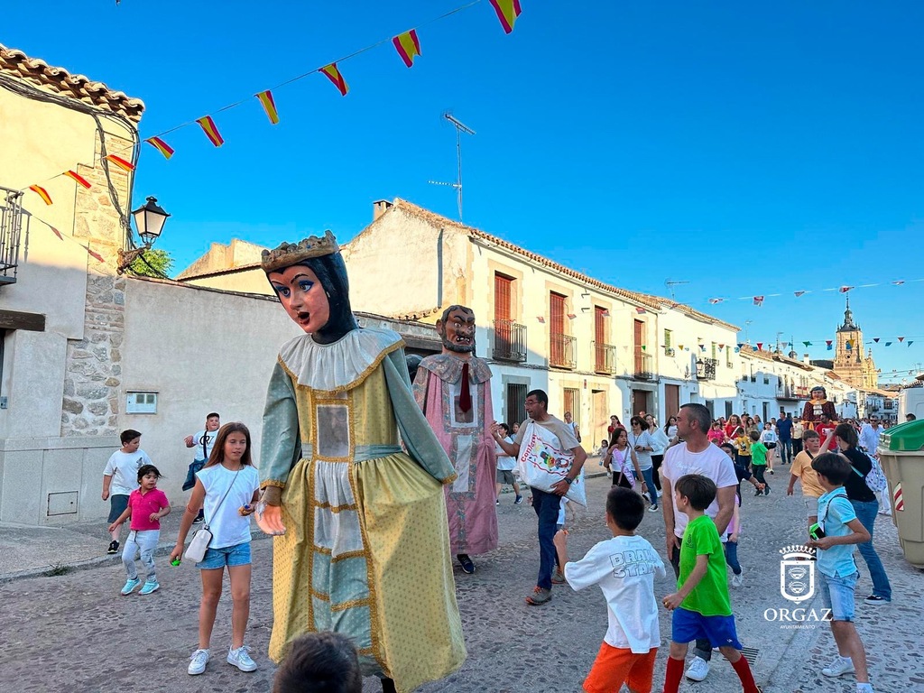 DESFILE DE GIGANTES 