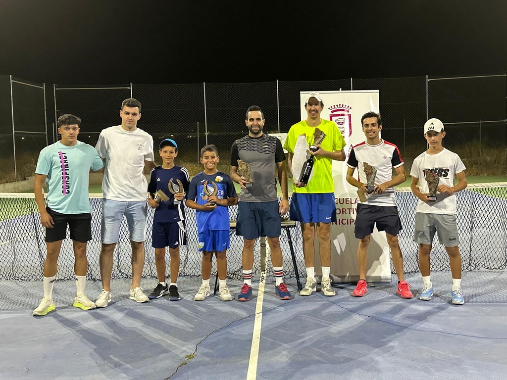 CAMPEONES TORNEO TENIS FERIAS Y FIESTAS 2024