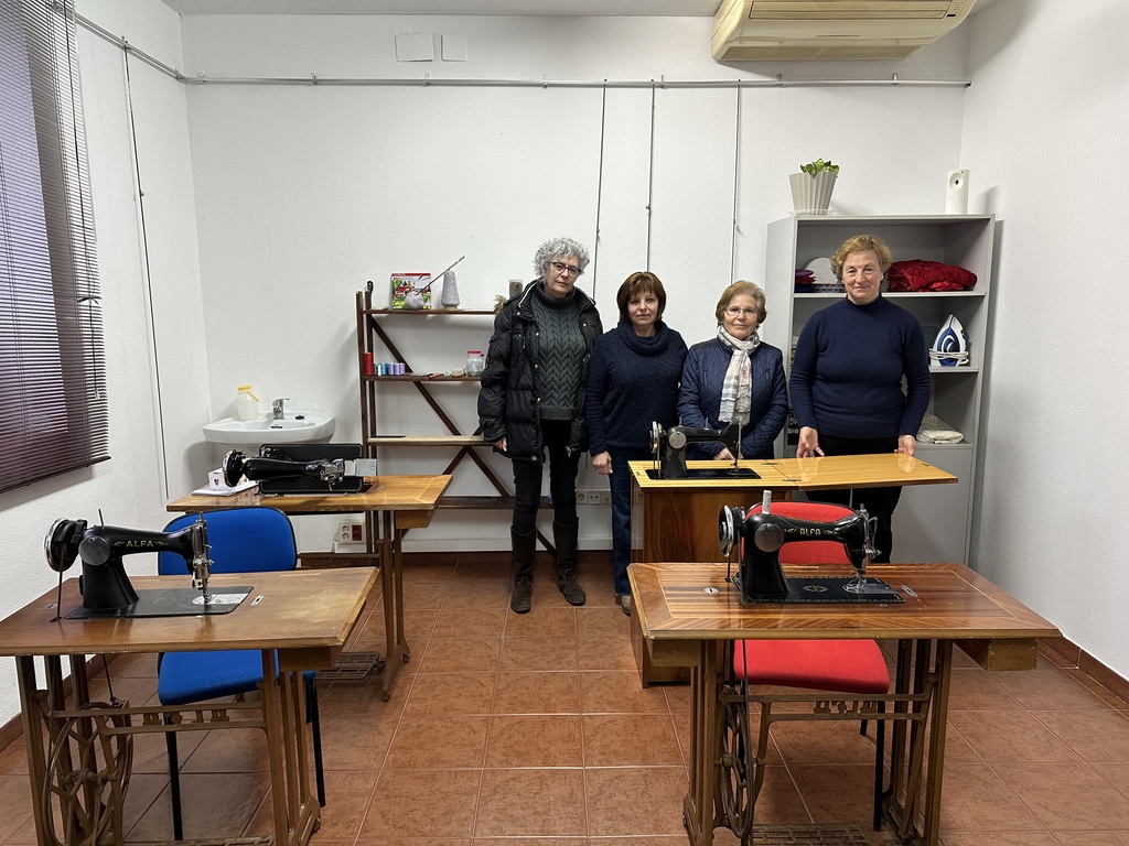 ÉXITO DEL TALLER DE COSTURA 