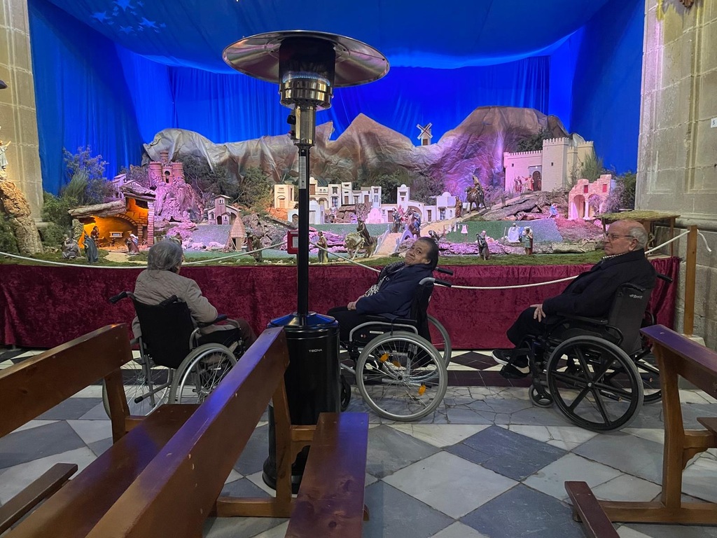 VISITA DEL CENTRO DE DIA AL BELÉN