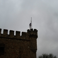 BANDERAS EN EL CASTILLO