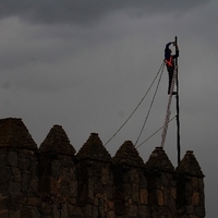 BANDERAS EN EL CASTILLO