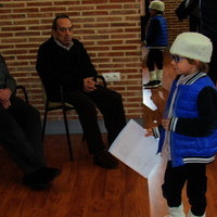 Visita de los niños del primer ciclo de Educación Primaria a los mayores