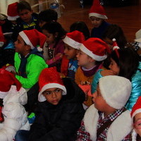 Visita de los niños del primer ciclo de Educación Primaria a los mayores