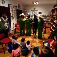 Visita de la Escuela Infantil a la Biblioteca