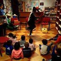 Visita de la Escuela Infantil a la Biblioteca