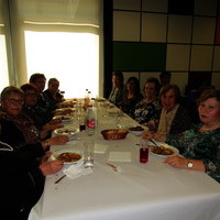 Asociacion de Mujeres celebrando el dia de la Madre