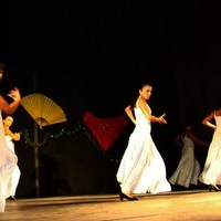 DANZA ORIENTAL Y ESCUELA DE BAILE