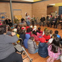 Visita de los niños del CEIP a nuestros mayores