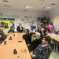 El Equipo de Gobierno y las nuevas Auxiliares Sociaosanitarias visitan la Residencia y el Centro de Día 