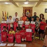 El equipo Benjamin de fútbol recibido en el Ayuntamiento 