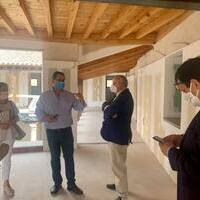 EL DELEGADO DE LA JUNTA EN TOLEDO  Y EL DELEGADO PROVINCIAL DE ECONOMÍA, EMPRESAS Y EMPLEO VISITAN LAS OBRAS DE LA FUTURA HOSPEDERÍA DE ORGAZ