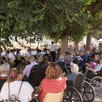 CONCIERTO DE MUSICA PARA LOS ABUELOS DE LA RESIDENCIA