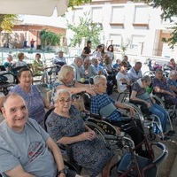 CONCIERTO DE MUSICA PARA LOS ABUELOS DE LA RESIDENCIA