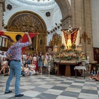 PRESENTACIÓN DE ALABARDAS AL CRISTO